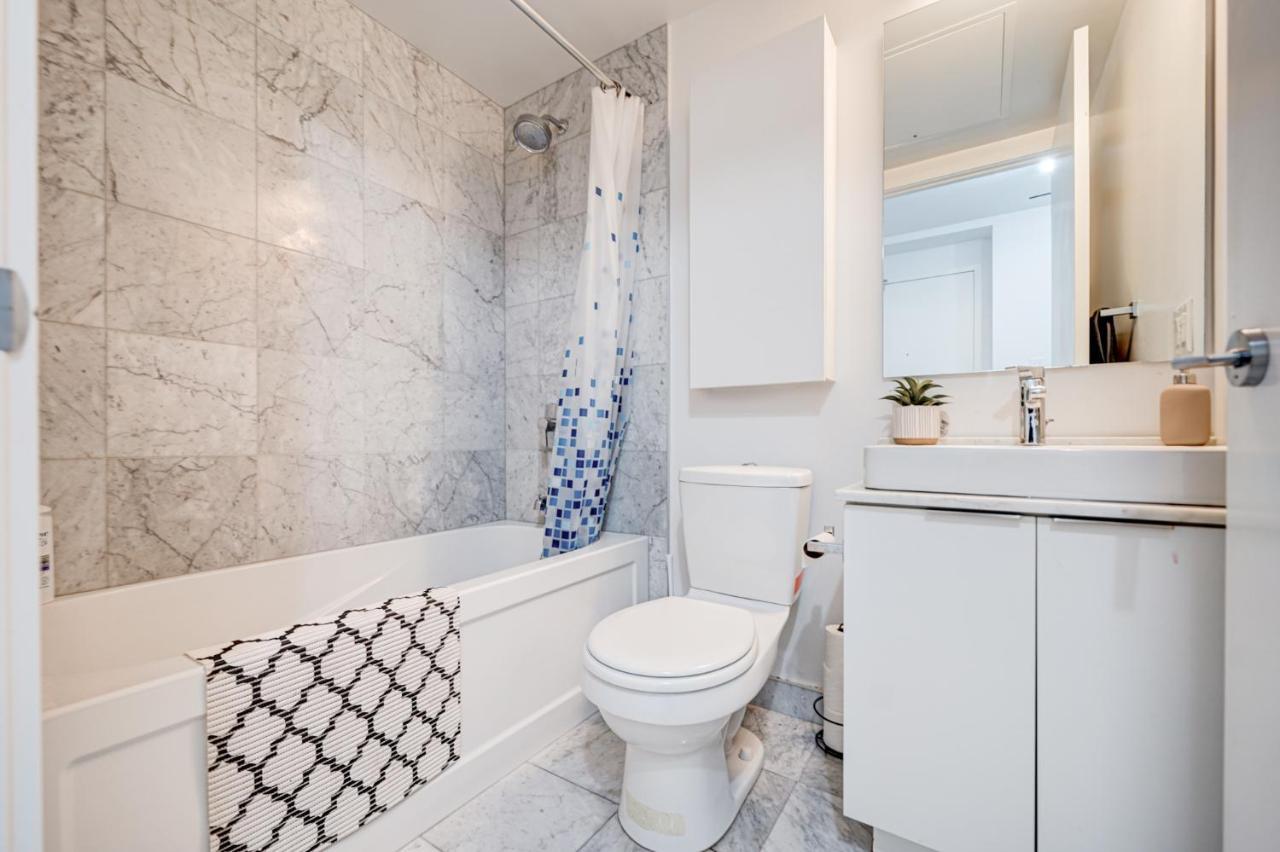 Signature Residence Toronto Bagian luar foto